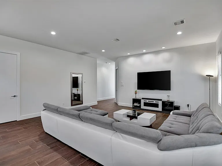 5507 Robusto Pl — Photo 10