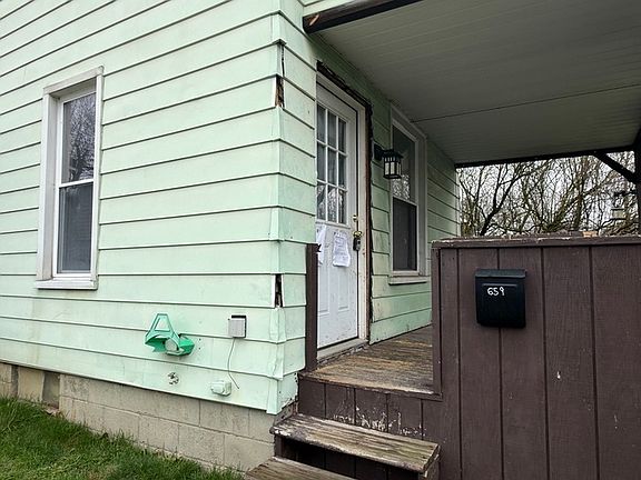 3rd image of 659 Fisher Hill St