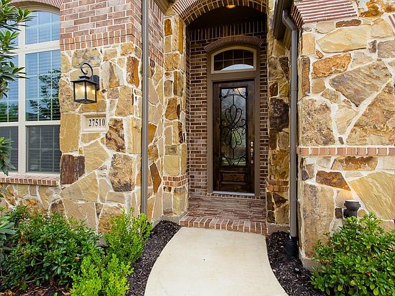 3rd image of 27510 Kingsland Place Ln