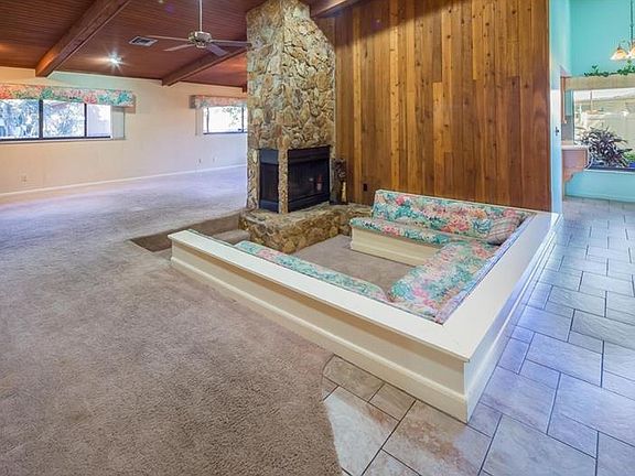 2nd image of 1009 Oak Cir