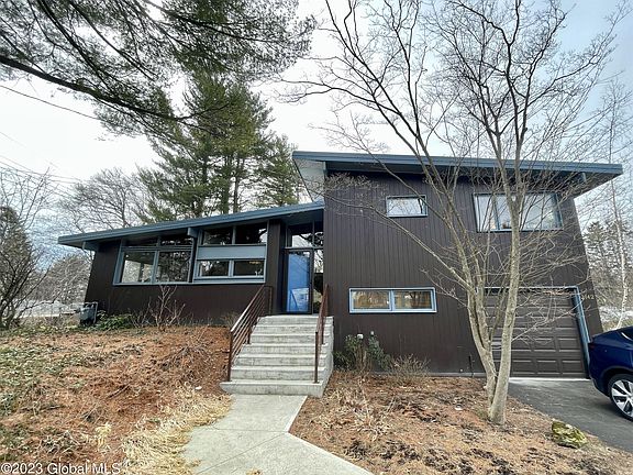 3rd image of 2142 Appletree Ln