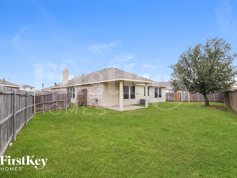 802 Hawthorne Rd — Photo 15