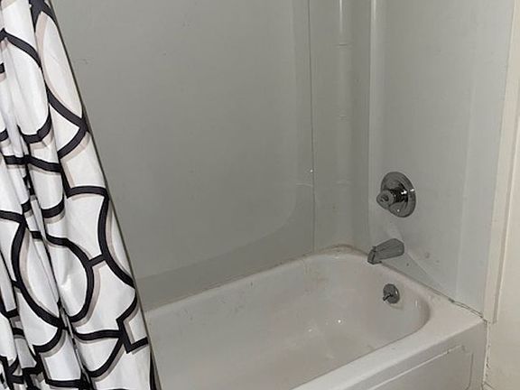 4th image of 506 N Center Ave APT 3