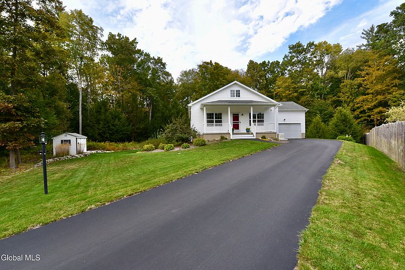 2nd image of 46 Tom Sawyer Drive