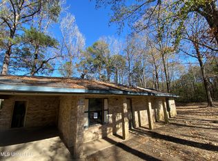 319 Cutoff Rd NW, Roxie, MS 39661