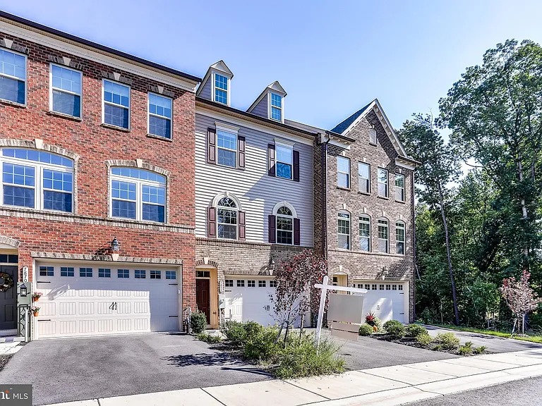 7872 Patterson Way — Photo 1