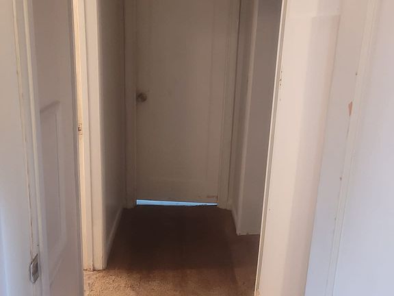 5th image of 612 W 1st St