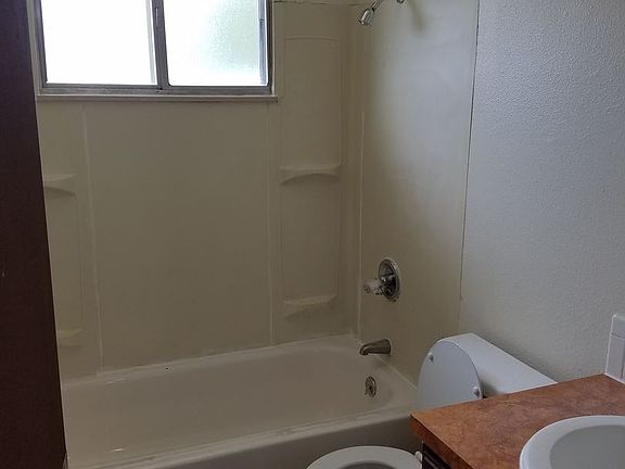 3rd image of 1944 Meadow Dr APT 11