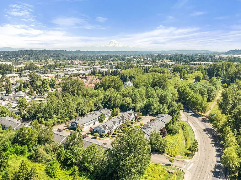 Watertree Place Townhomes — Photo 14
