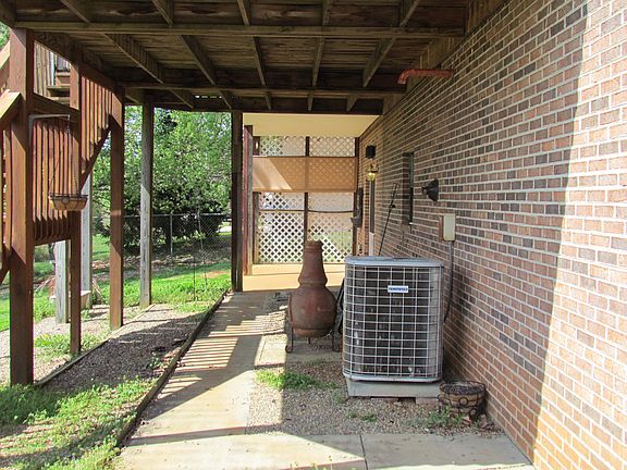 3rd image of 460 Avery Cir