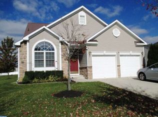 69 Ridgway Dr, Bordentown, NJ 08505