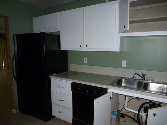 5th image of 470 N Laurel Dr APT 6