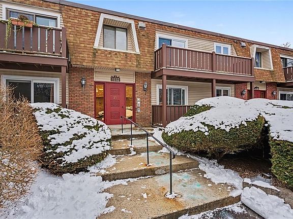 2nd image of 25 School St APT 3S