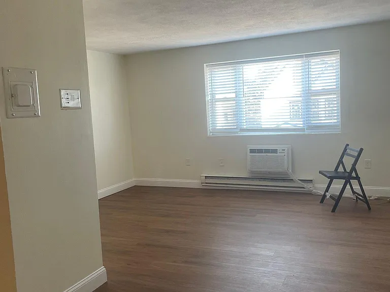 297 Main St #15 — Photo 4