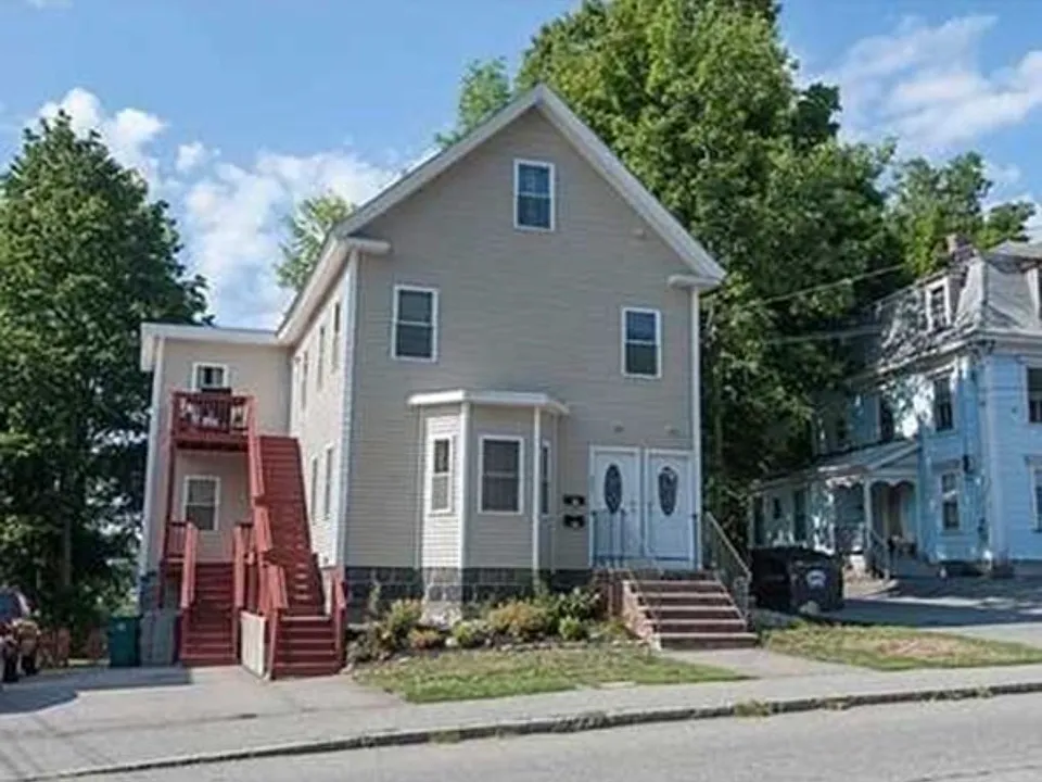 409 Pawtucket St