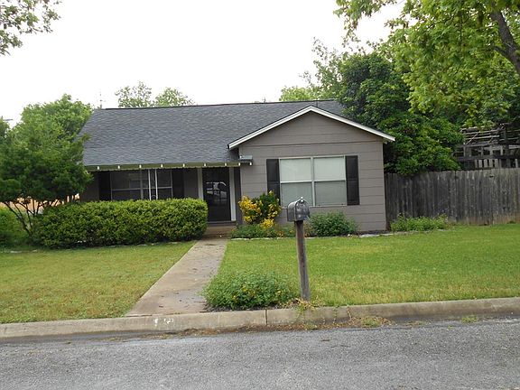 2nd image of 518 Josephine St