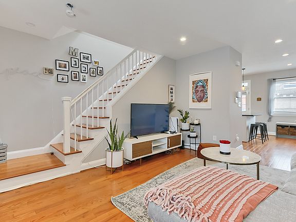 Living Room. Some of the decor may change at time of rental.