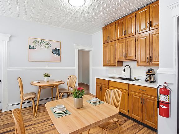 5th image of 8 Lincoln Ave