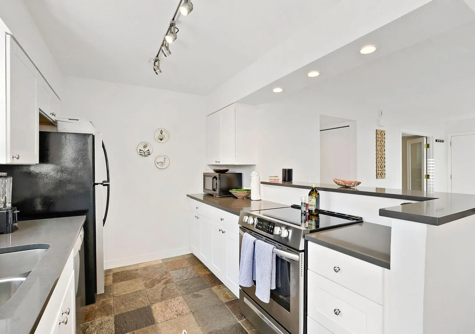 Work & Stay in Downtown Boulder | 2BR + Office — Photo 2