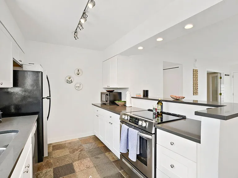 790 Walnut St #D — Photo 2