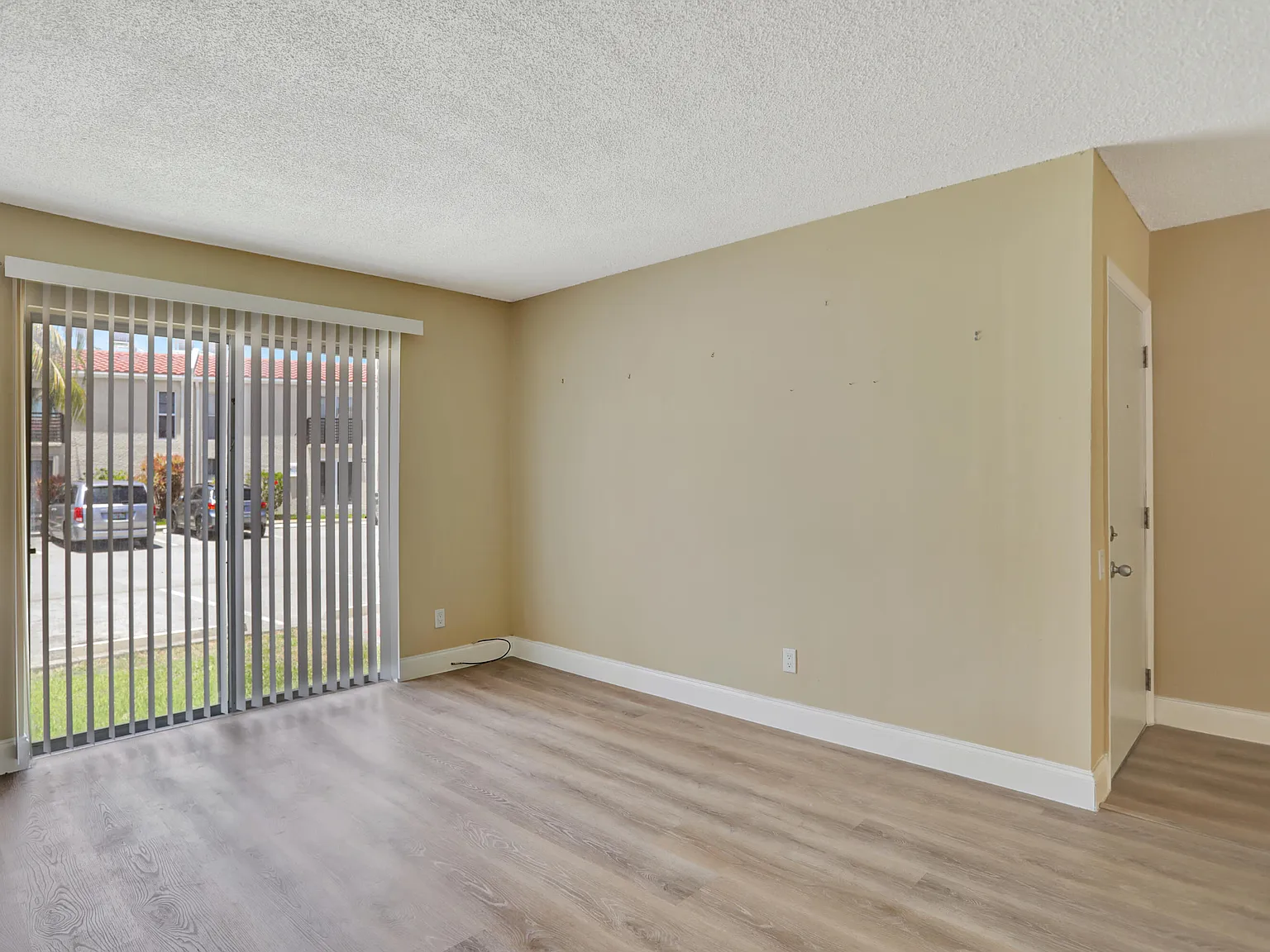 2 bed, 1.0 bath, 684 sqft, $1,650 — Photo 3
