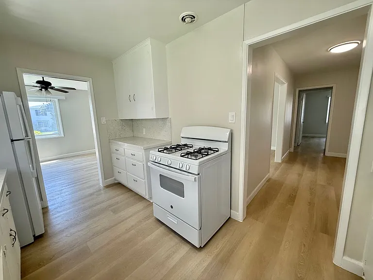 919 E Carson St #1 — Photo 14