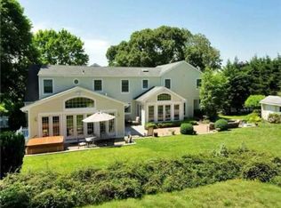 22 High Farms Rd, Glen Head, NY 11545