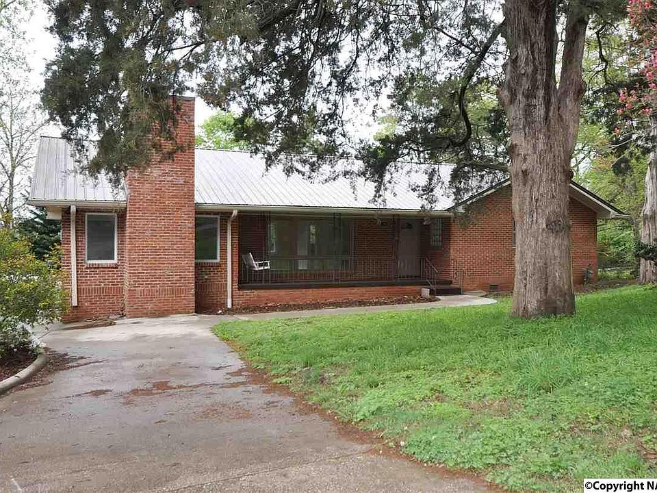 1st image of 8012 Camille Dr SE