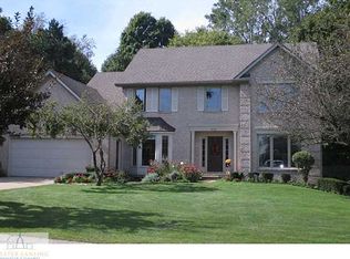 350 Crosswind Dr, Dimondale, MI 48821