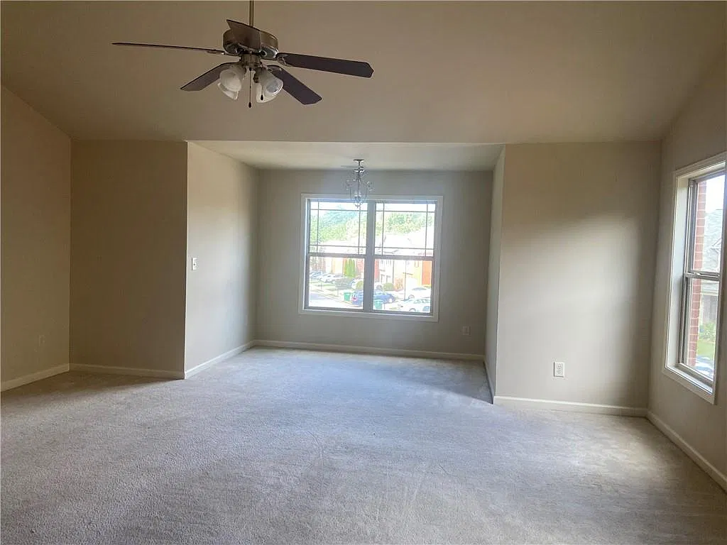 4 bed, 2713 sqft, $2,700 — Photo 4