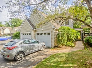 15 Castlegate Dr #A, Springfield, MA 01129