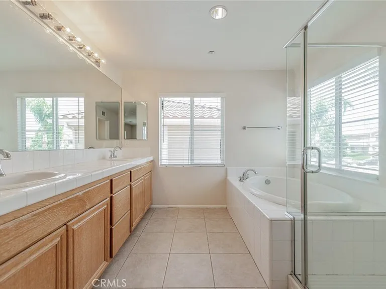 16432 Landmark Dr — Photo 31