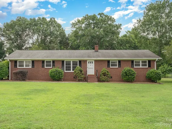 12408 Oakhaven Dr, Charlotte, NC 28273