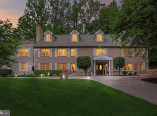 9201 Laurel Oak Dr, Bethesda, MD 20817