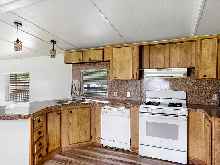 204 1/2 Kerry Rd — Photo 11