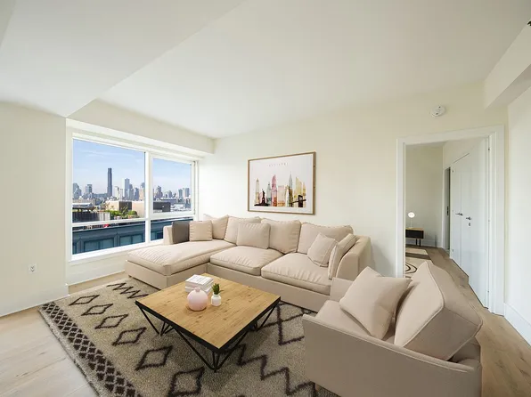 440 Kent Ave APT 17F, Brooklyn, NY 11249
