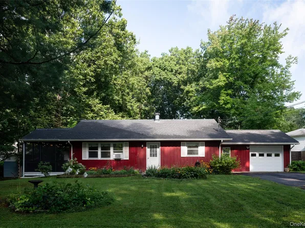 303 Sepasco Lake Drive, Rhinebeck, NY 12572