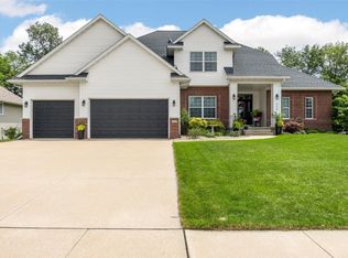 430 Brougham Rd, Robins, IA 52328