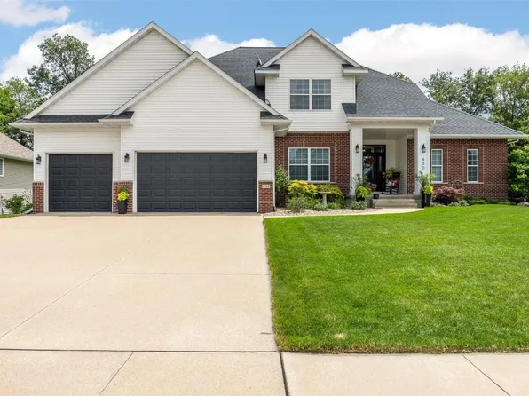 430 Brougham Rd, Robins, IA 52328