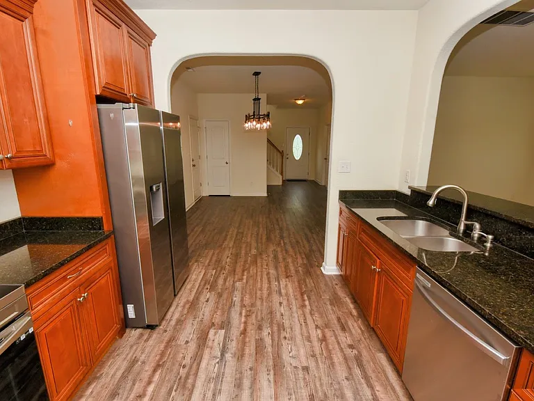4115 Franklin St — Photo 37