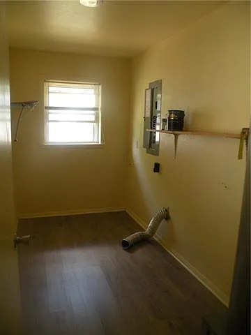 470 S 2nd St — Photo 9