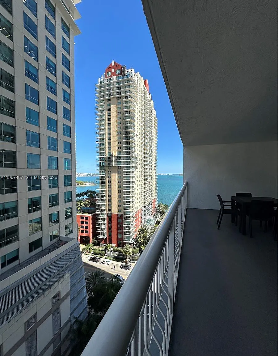 The Club At Brickell Bay — Photo 2