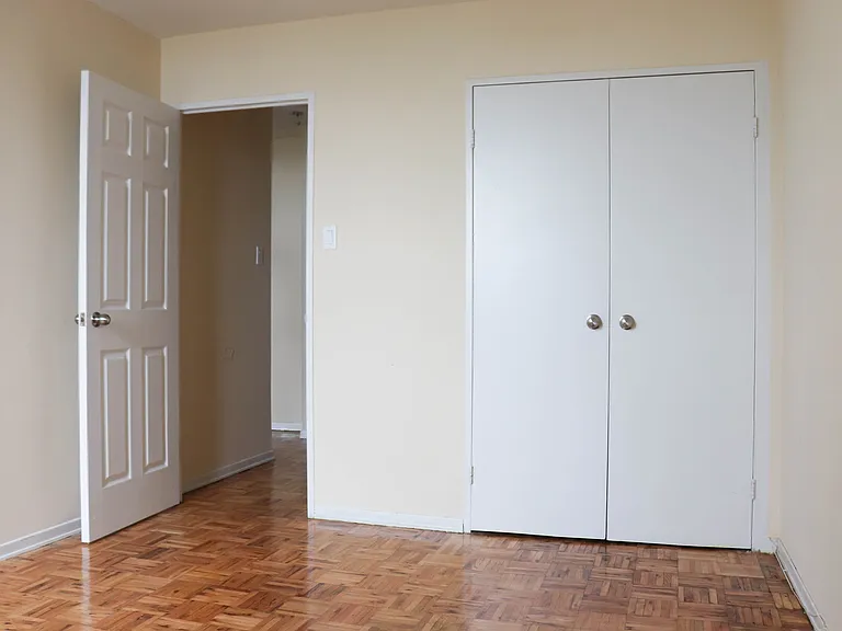 5 Glamorgan Ave — Photo 17