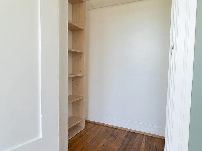 1105 S Cloverdale Ave — Photo 19