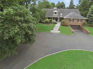 90 2nd St, Garden City, NY 11530