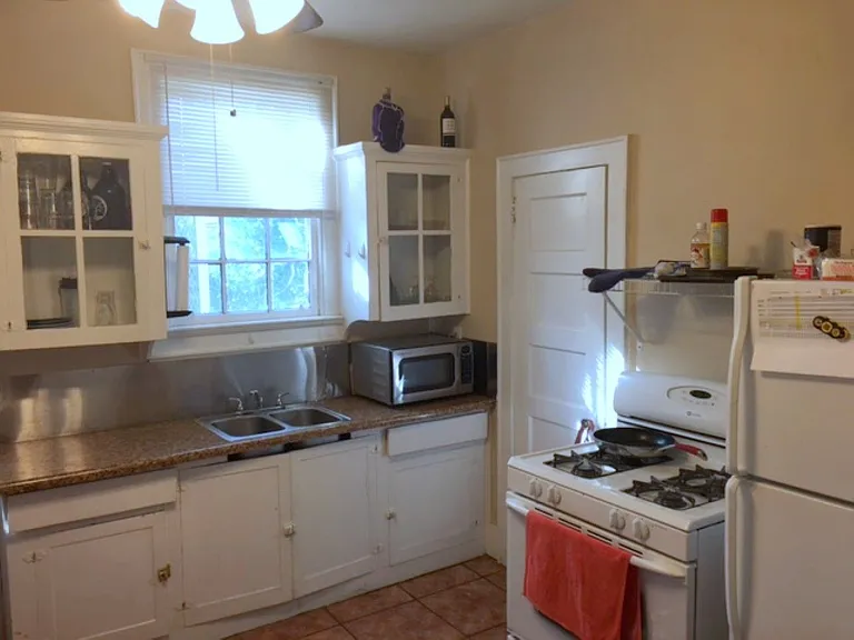 2210 College St — Photo 6