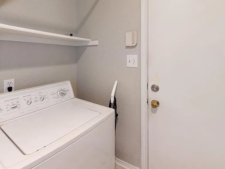 12401 Uttimer Ln — Photo 15