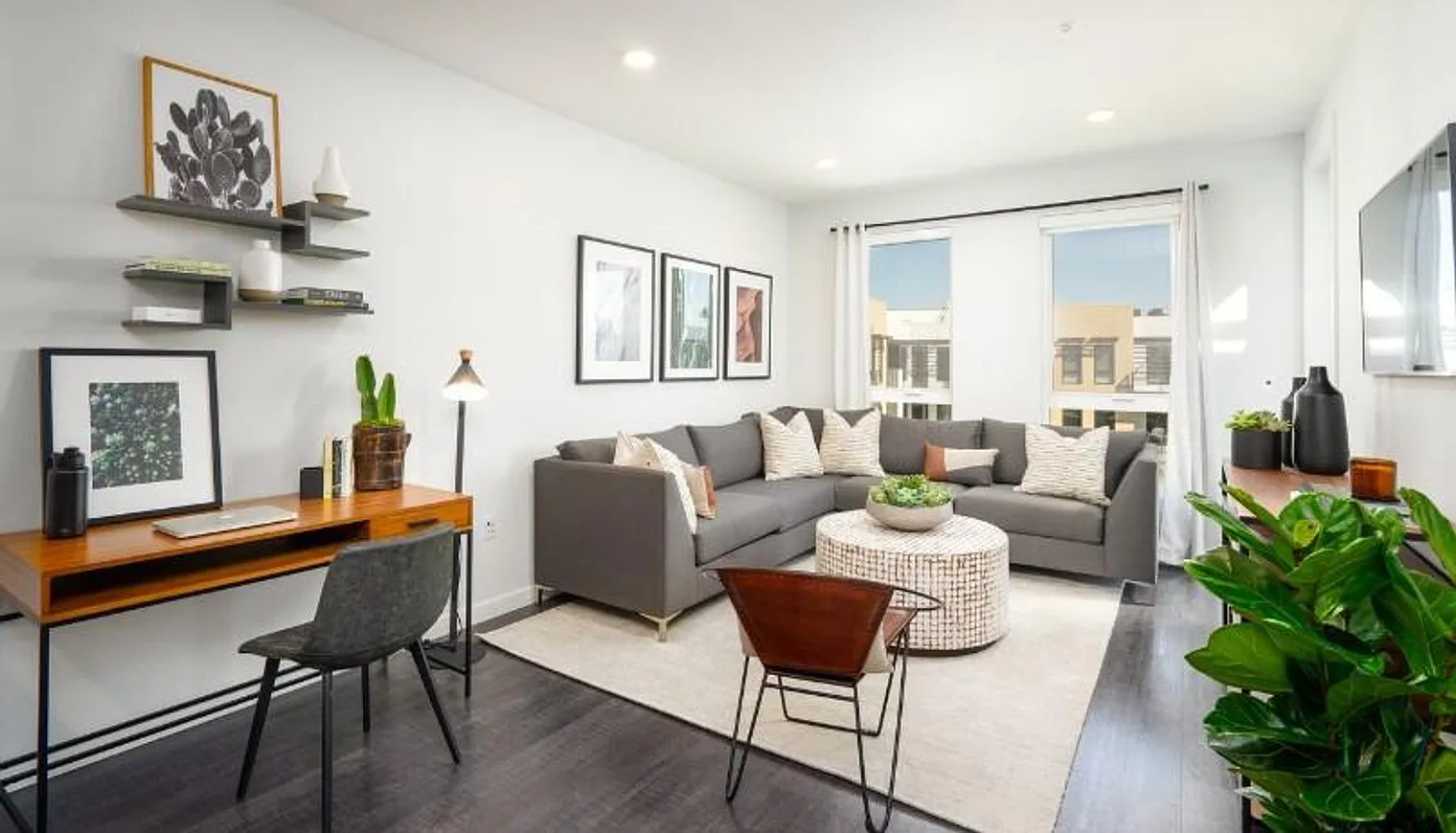 2 bed, 1.0 bath, 990 sqft, $9,571 — Photo 1
