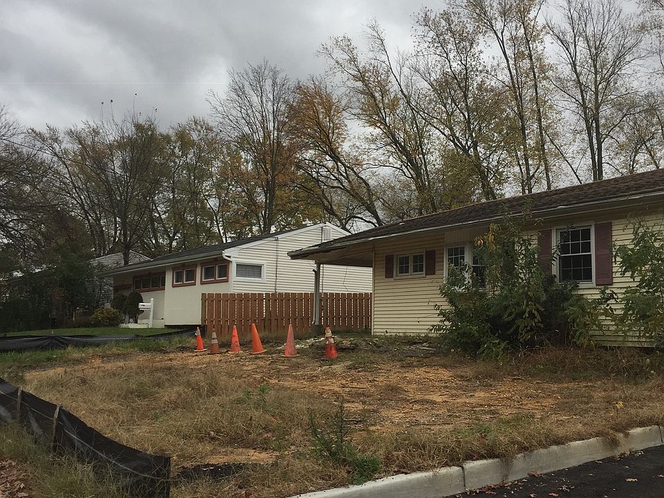 2nd image of 330 Ernston Rd