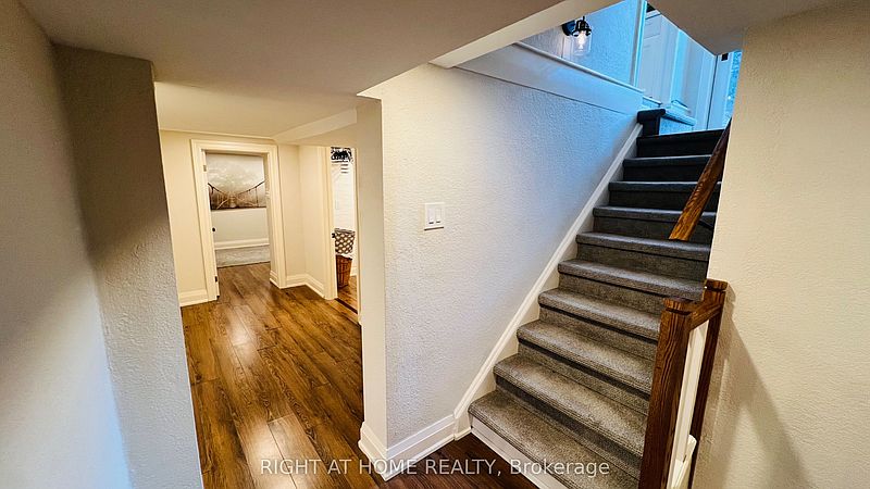 Toronto House for rent - 4 Bedrooms — photo 30